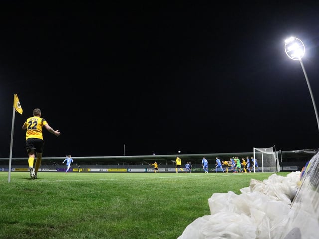 Joe Leesley sends a corner in. Photo: Oliver Atkin