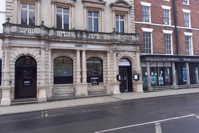 Like other banks branches in Leamington town centre, HSBC is still open during 'Lockdown 3.0'.