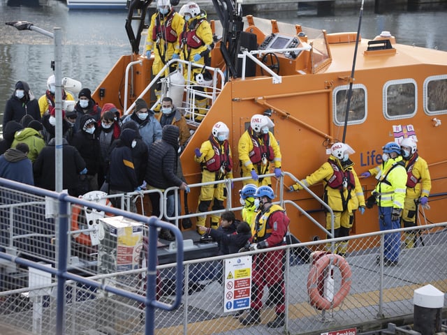 Dozens of people were rescued from a stranded boat SUS-210901-165115001
