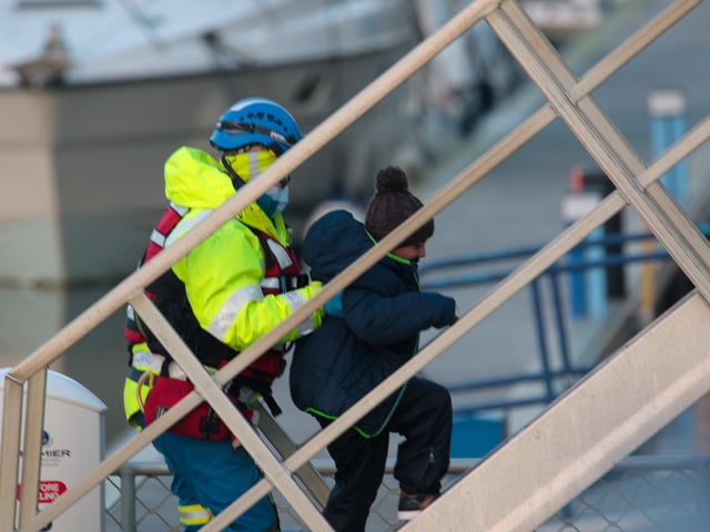 Dozens of people were rescued SUS-210901-172715001
