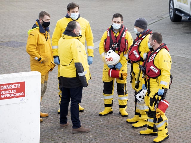 Emergency services on the scene SUS-210901-173701001