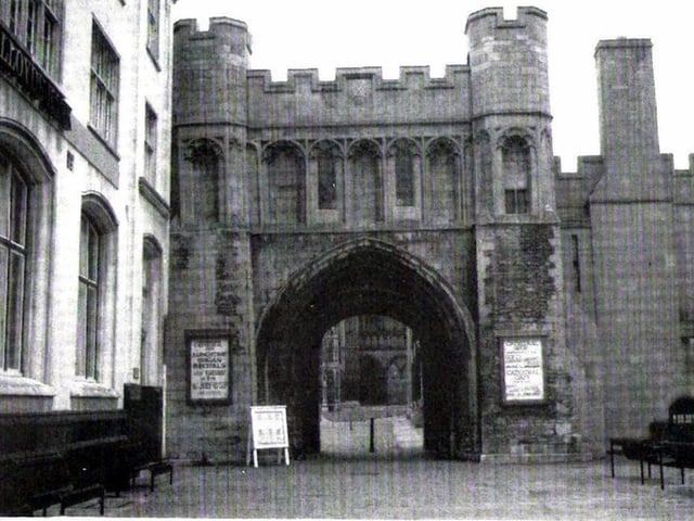 The gateway after the work in 1991.