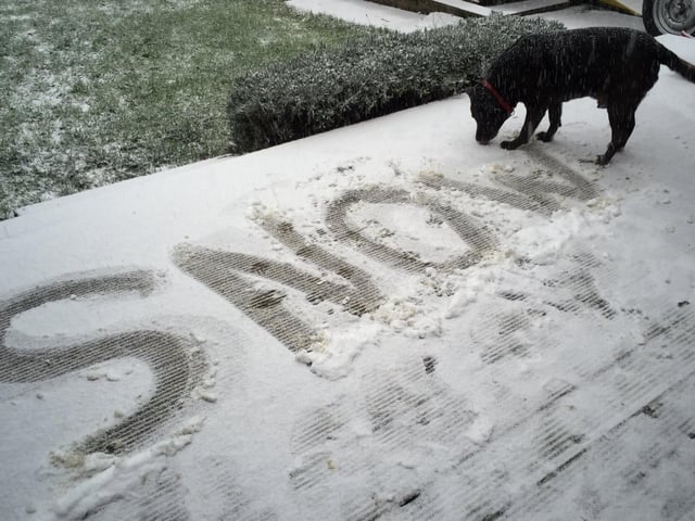 PT photographer David Lowndes announces the arrival of snow in the city.
