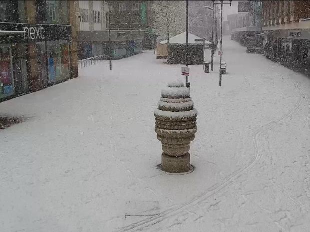 Snow falling in Hemel Hempstead's town centre