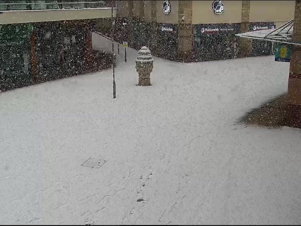 A blanket of snow at The Marlowes shopping centre