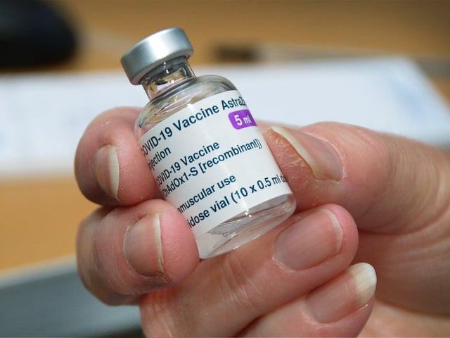 Ticehurst Pharmacy administering the Covid-19 vaccine (Oxford AstraZeneca) at Ticehurst Village Hall. Pic Justin Lycett.
Oxford AstraZeneca vaccine SUS-210121-131226001