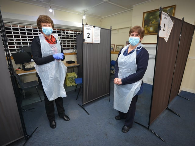 Ticehurst Pharmacy administering the Covid-19 vaccine (Oxford AstraZeneca) at Ticehurst Village Hall. Pic Justin Lycett.
Nurses Jane Sharpe and Christine Cromb SUS-210121-131407001