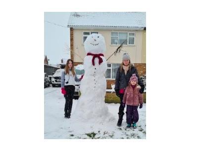 This 8ft tall snowman has attracted attention in Western Avenue. Scott Leboutillier said: "As it is snowing we thought that we needed to build a snowman to make every one smile when they were passing by on their daily exercise on Western Avenue. We have seen so many people having a selfie with him. His name is Bob and is around 8ft tall."