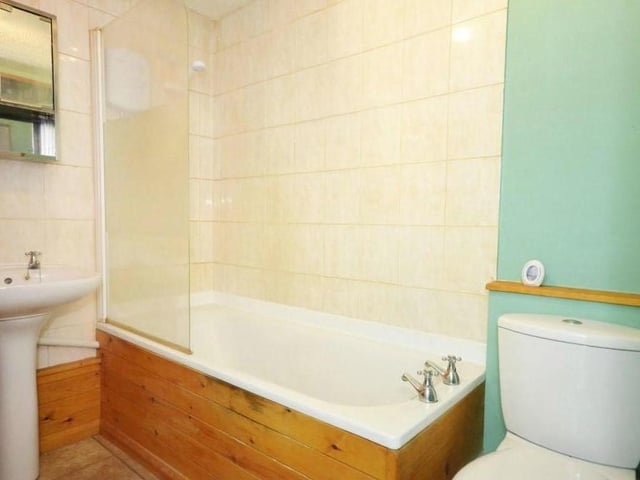 Studio flat for sale in Raunds. Pictures courtesy of rightmove.co.uk and Allsop auctioneers.