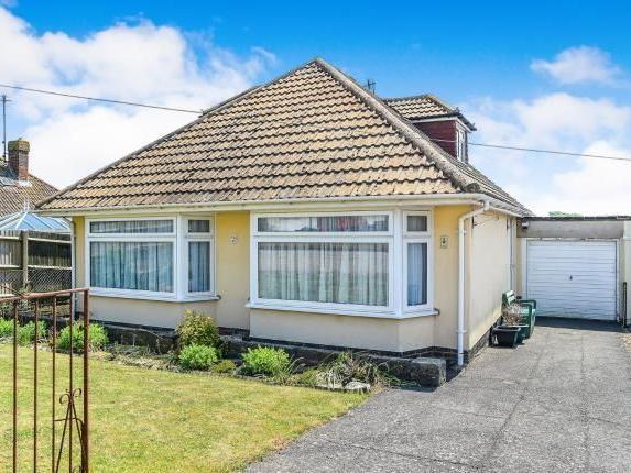 Four to five-bedroom property. It offers stunning viewings towards the sea and Telscombe Tye. The property offers plenty of space and can accommodate a large family or anyone looking to make the move up the ladder and wanting more space.
Price: £485,000