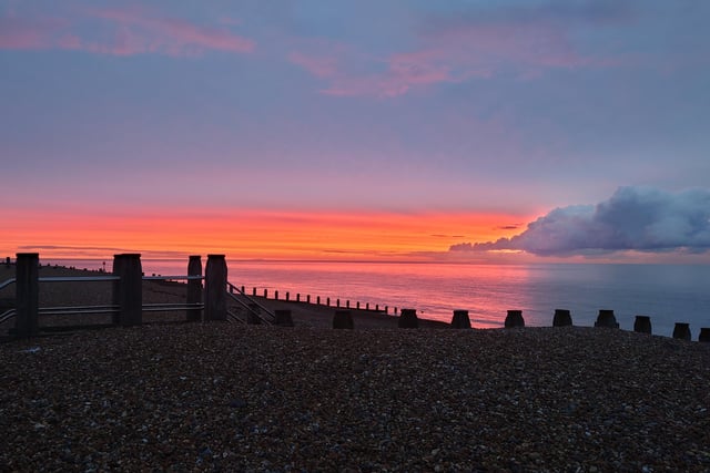 Vic Yardley captured this sunrise on the beach at Langney Point with a Sony 1ii. SUS-210302-113528001