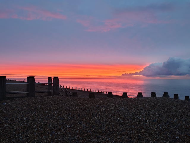 Vic Yardley captured this sunrise on the beach at Langney Point with a Sony 1ii. SUS-210302-113528001