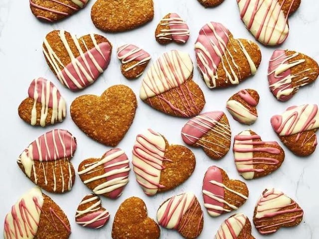 At £20 per person, Northampton-based Bread and Pullet, are offering a selection of sandwiches, scones and sweet treats for collection.