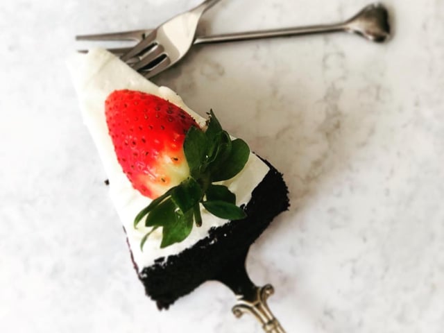 The Walter Mill Tearooms, based in Raunds, is offering a Valentine's Special consisting of freshly baked treats, savoury tartlets, cheese whirls, sausage rolls and two locally brewed craft lagers, which can be swapped out for prosecco at an additional cost of £5. The price, altogether, is £30 and can be delivered to your door!