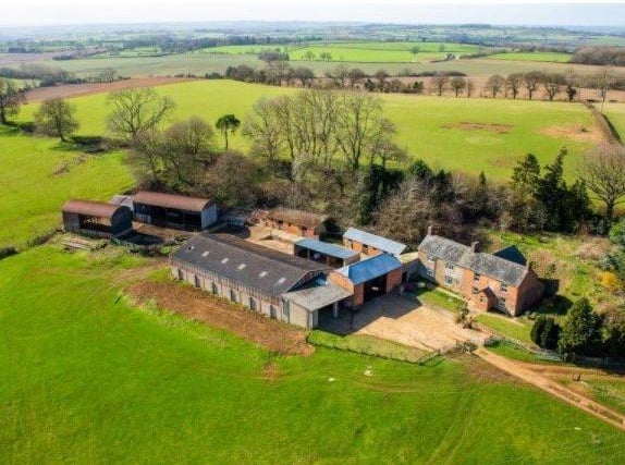 This farmhouse is suitable for renovation with beautiful, far-reaching views over Northamptonshire. The sale includes a range of buildings and barns suitable for alternative uses and with potential for conversion subject to planning.
Contact Howkins & Harrison / Rightmove