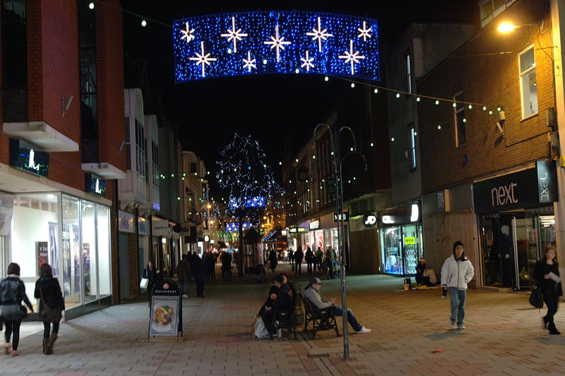 Christmas lights in Montague Street in December 2009