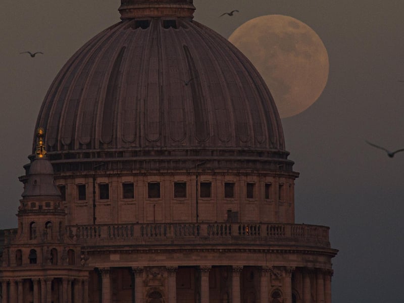 'Moonrise over London' by Martin Howe took third place in the Magnificent Moon catergory