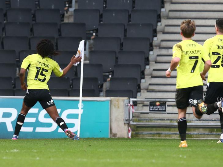 He linked to great effect with Marshall once again, frequently bombing forward and getting into dangerous positions in the final third. Deserved his goal, which was well-taken, and it really should have been the winner... 7.5