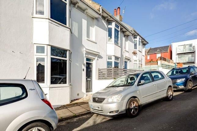 Terrace house, kitchen, lounge, one double bedroom, one bathroom, loft space, double glazing throughout, excellent transport links. Price: £250,000.
