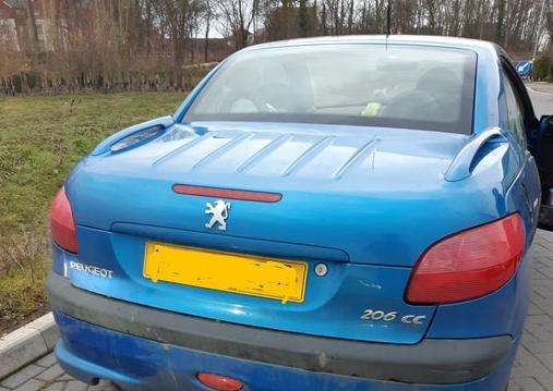 Expired MOT and uninsured driver
