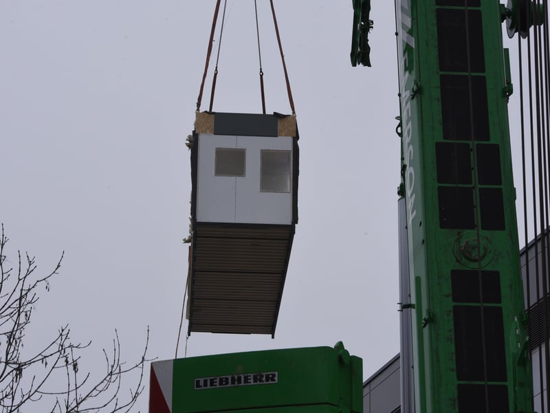 Peterborough City Hospital A & E improvements work about to start with the lifting of 6 pods. EMN-210103-155411009
