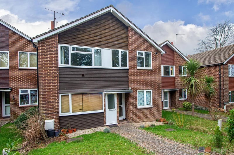This bright first floor apartment is conveniently located for Haywards Heath Town and station, it boasts a private entrance and its own garden. The accommodation is spacious and airy. The private front garden extends across the entire width of the property. Price: £215,000.