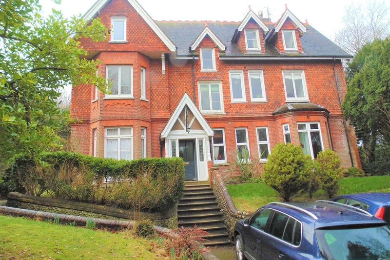 Two bedroom top floor converted apartment in the desirable Wallands Park area of Lewes with access to a large communal garden. Situated within a ten minute walk to the centre of Lewes, the future owners can fully enjoy all the the historic county town of Lewes has to offer. Price: £335,000.