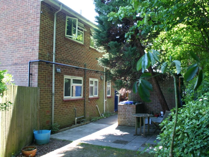 Stunning views from this one bedroom first floor flat located on the popular Landport estate within easy access to Lewes town centre. In the rear garden there is a paved patio, fencing, secluded woodland and bank to rear boundary. Bin storage area and own bricked shed. Price: £199,950.