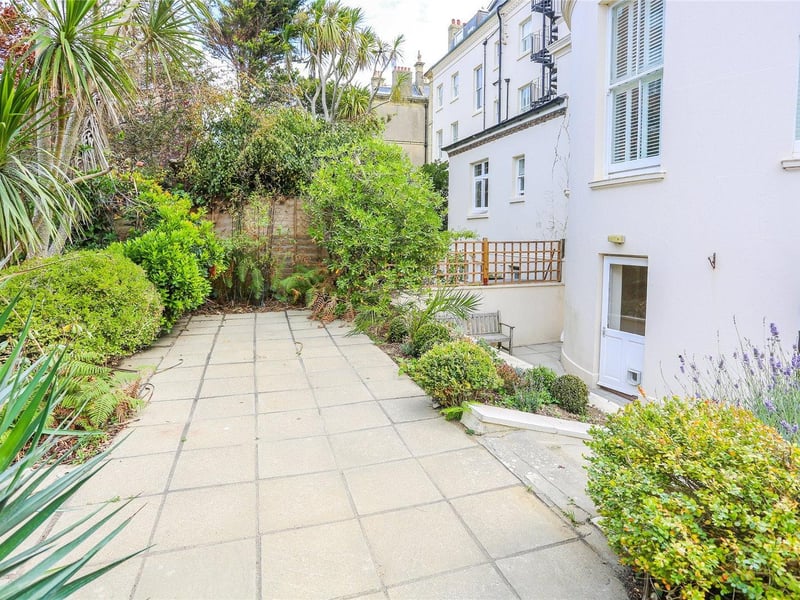 A large two bedroom garden flat in prime central hove location close to sea front and hove lawns. There is a well-maintained split level, west facing garden. Price: £600,000.