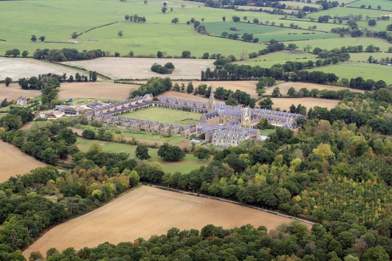 HOR 081011 Aerial photo. St Hugh's Charterhouse Monastery at Shermanbury. photo by derek martin ENGSUS00120120220110255