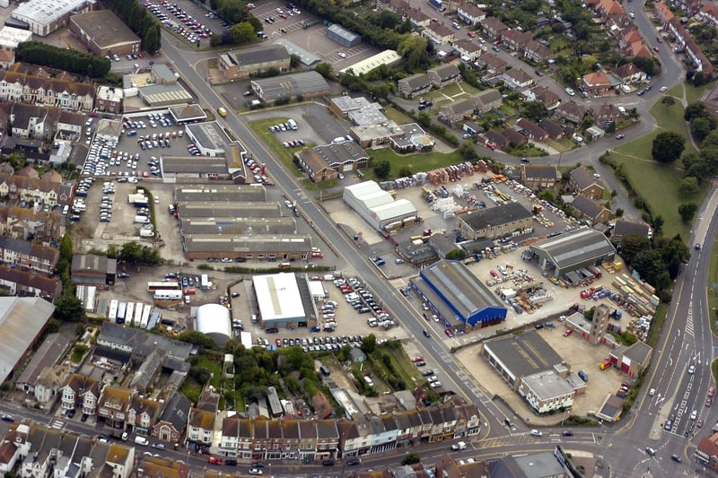 Aerial photos 2005: Bexhill area SUS-210403-160158001
