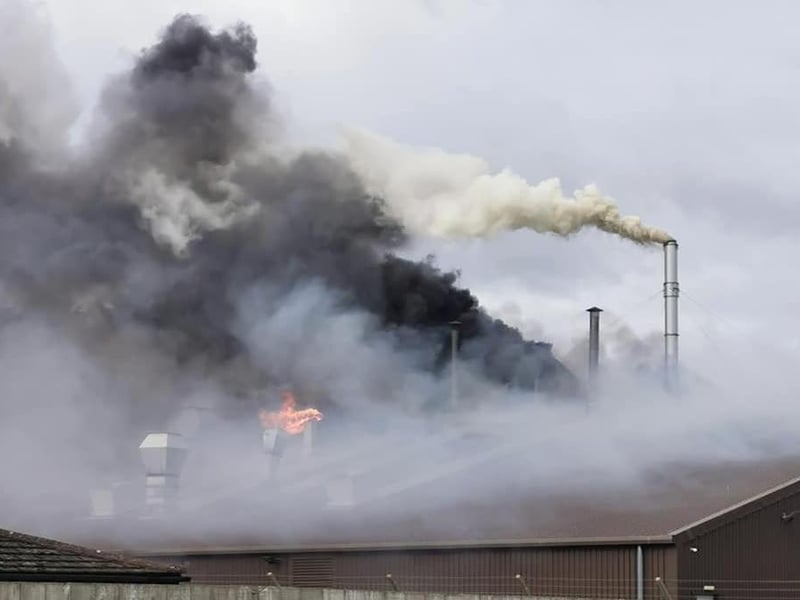 The blaze in Heckington Business Park. Photo: Andrew Bradley EMN-210403-140431001