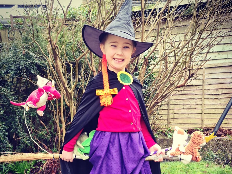 Bella, aged 6, from Little Common School as the witch from Room on the Broom SUS-210503-095948001