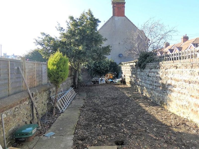 Queen Street, Littlehampton, from Zoopla