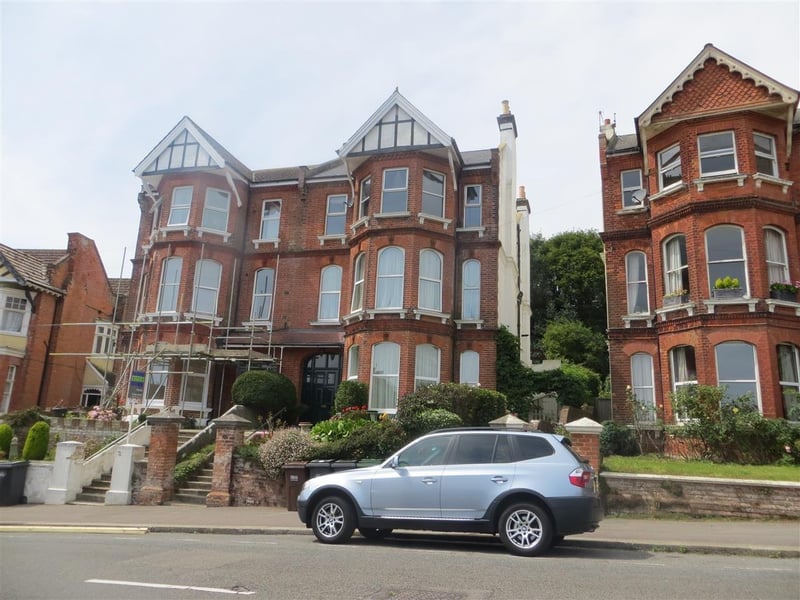 A two double bedroom apartment with stunning views across the rooftops. Price: £795pcm.