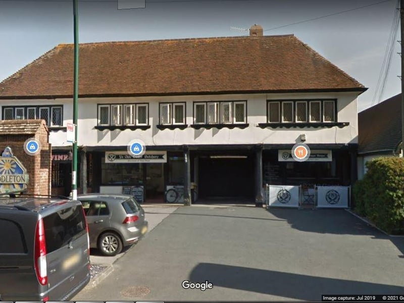 Ye Olde Fish & Chippe Shoppe is a traditional fish bar takeaway serving 'the most delicious' fish and chips and is 'a credit to the industry' according to review. Scores 4.5 out of 5 on Tripadvisor.