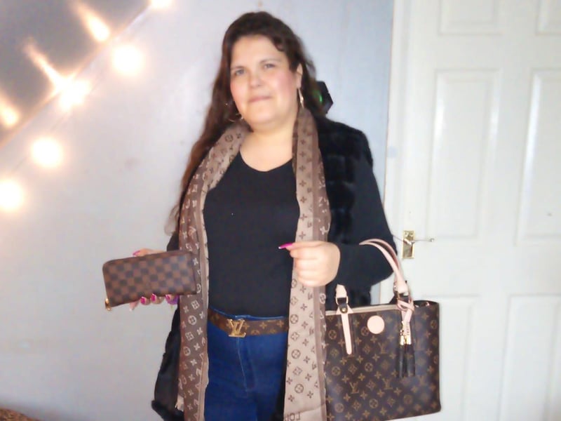 Ricky HaveitLarge Start said: "Thank you Elena Jolley for giving birth to my four children xxxx."