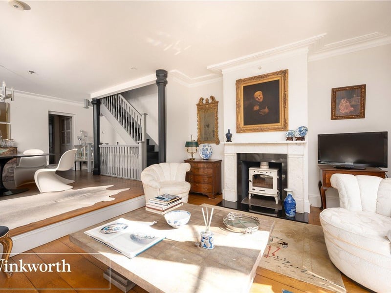 A bright and airy room with lots of space and clean fresh lines.