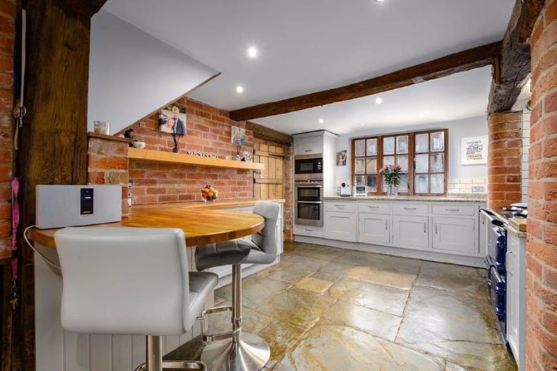 The breakfast/kitchen area at Wiggerland Wood Farm, off Banbury Road in Bishops Tachbrook. Photo by ehB Residential