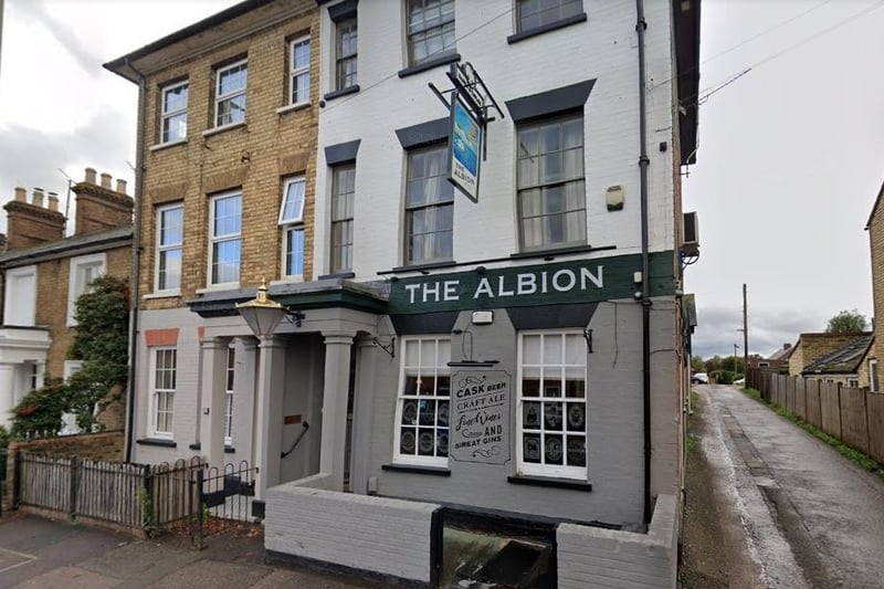 This is an award winning Victorian pub that has twice been Bedfordshire CAMRA Pub of the Year. It serves a range of local B&T beers, varied ales and a changing craft keg beer.
