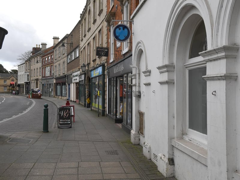 Sleaford streets and shops during Coronavirus Pandemic. EMN-210323-114125001