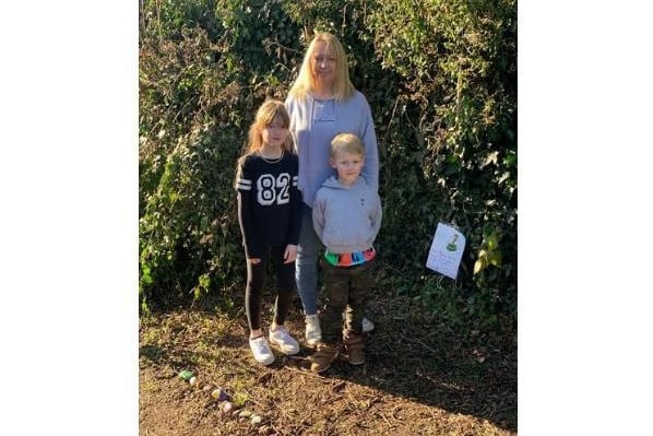 Dacorum residents and families have been getting creative during lockdown by painting pebbles and stones to create a long snake that they have named ‘Sid’ in Leverstock Green. The community project will be permanently embedded into the park.