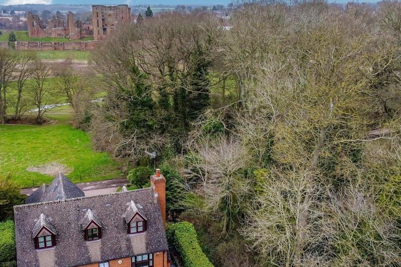 The property features stunning views of Kenilworth Castle. Photo by Brendan Petticrew and Partners