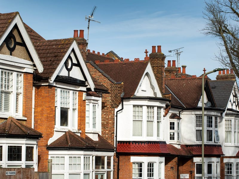 305 people arrived in the area from Barnet in the year to June 2019