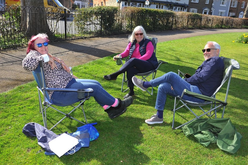 People at Worthing enjoying the new relaxed covid restrictions. Pic SR2103303 SUS-210330-195647001