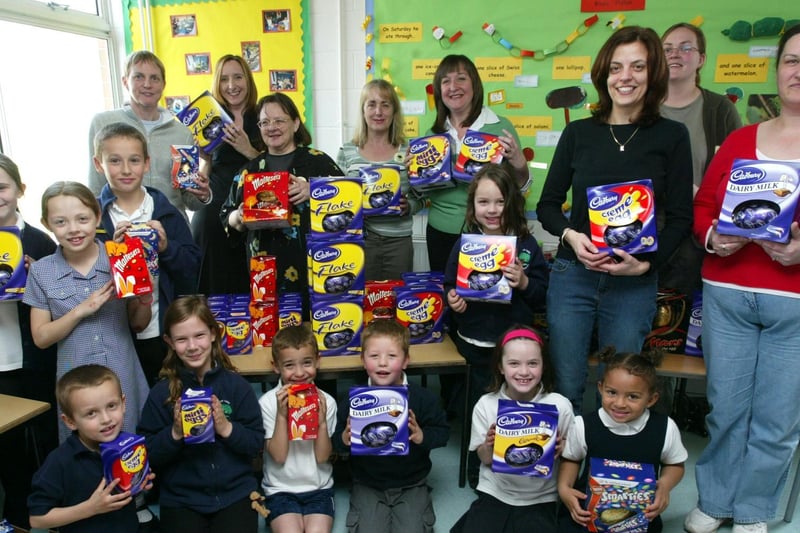 Oaks School children and PTA members with easter eggs in 2007