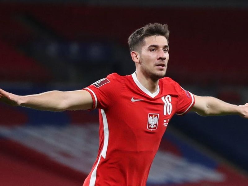 Scored a fine goal for poland against England in midweek and will be looking to take that form to Old Trafford. Impressed on his first PL start against Newcastle and should keep his place at United