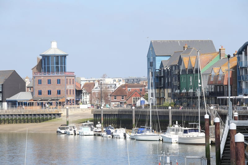 Littlehampton on Easter Sunday. Picture by Eddie Mitchell SUS-210404-155005001