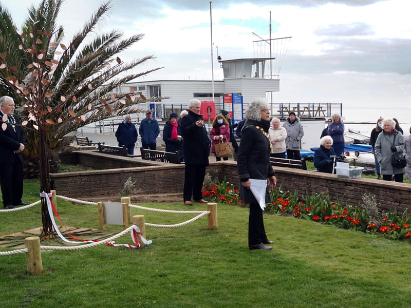 Tree of Hope ceremony in Bexhill in memory of all those who lost their lives during the Covid-19 pandemic. Photo taken by Derek Canty on 2/4/21 SUS-210504-095423001