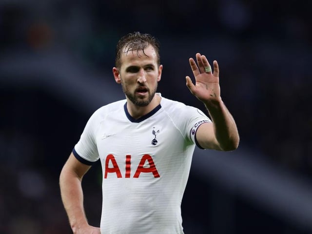 Tottenham Hotspur star Harry Kane would consider a move to Manchester United this summer with reports claiming he wont sign a new deal in North London. (Goal.com)